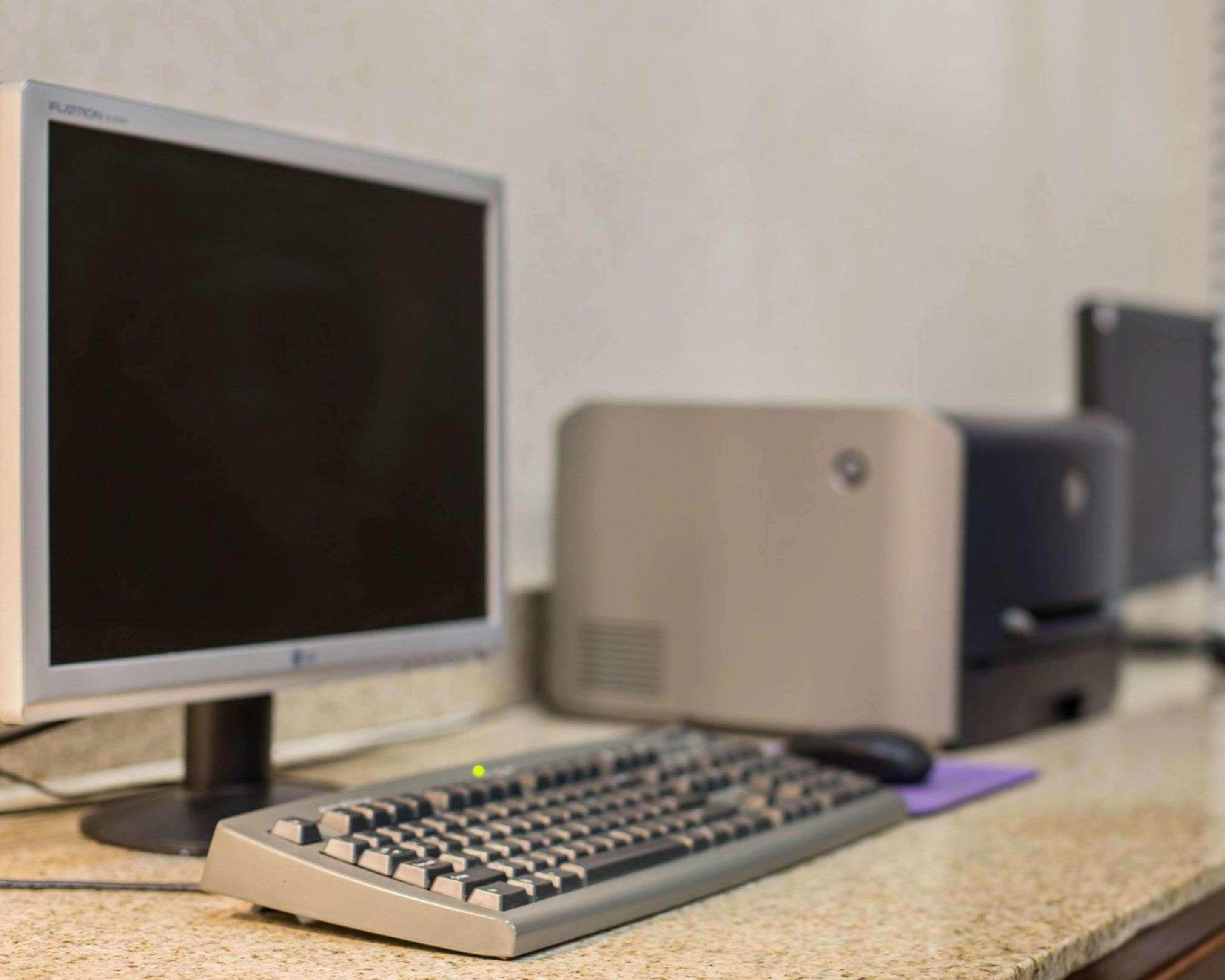Business center | Comfort Suites Cumming