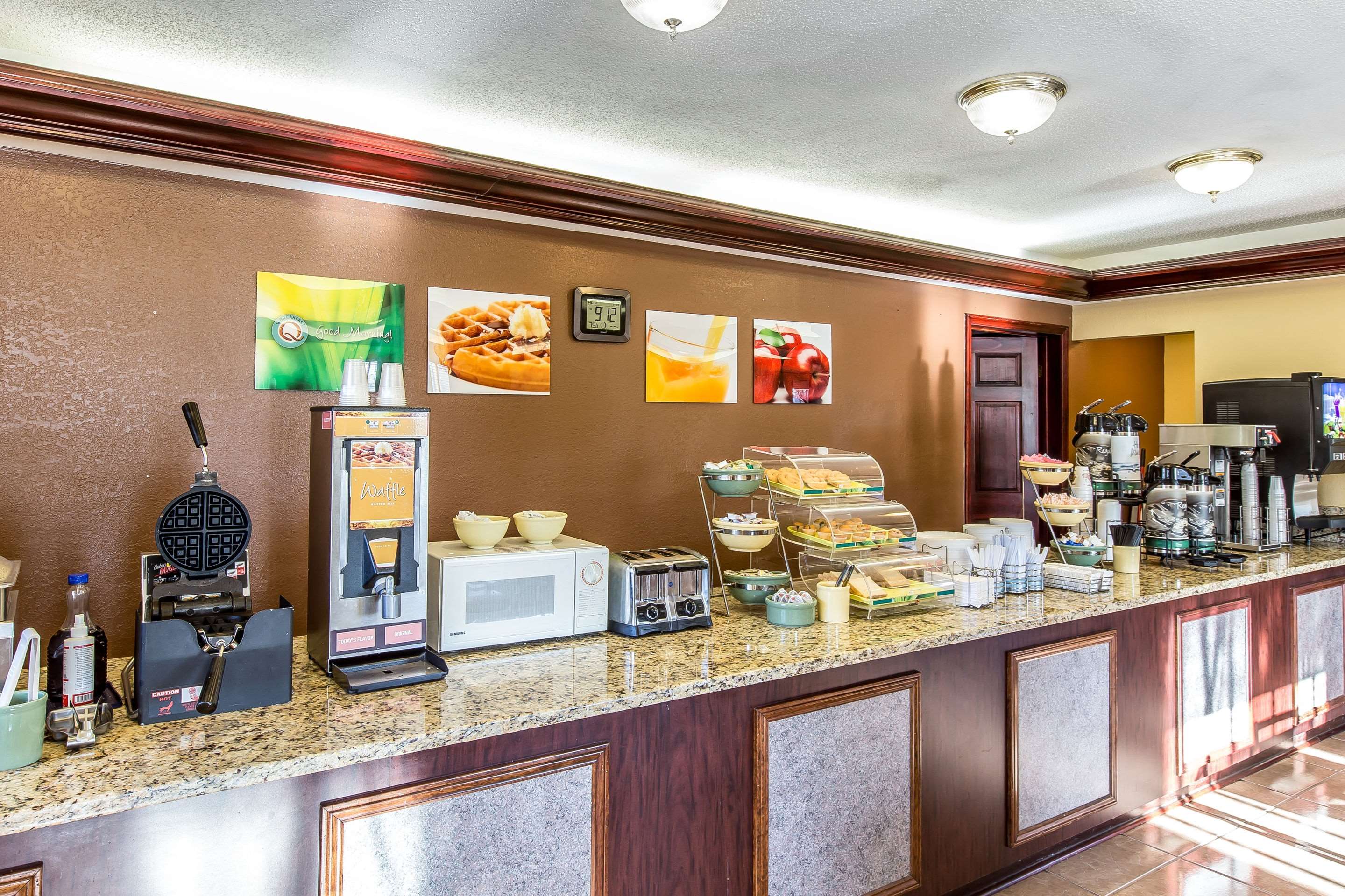 Breakfast area