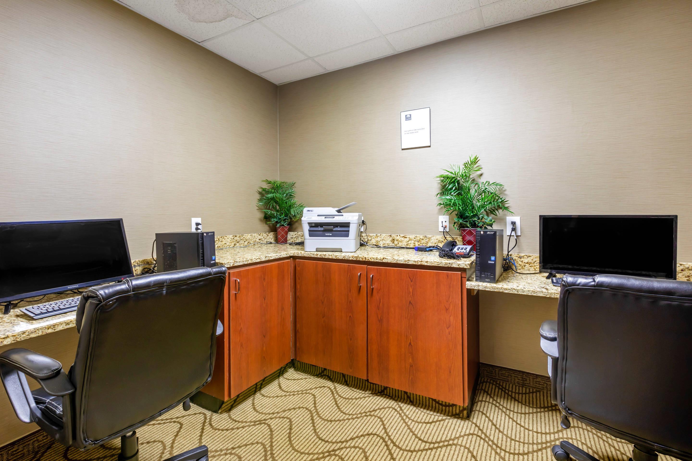 Business center | Comfort Inn & Suites Peachtree Corners