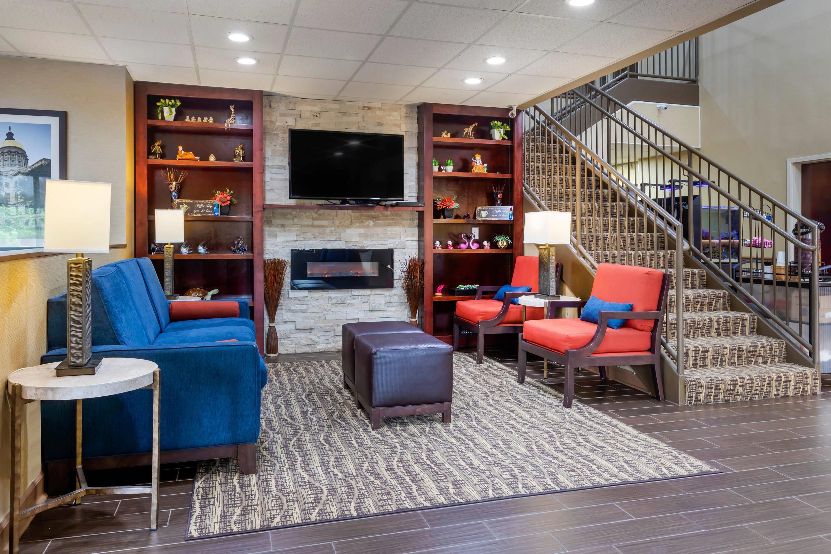 Hotel lobby | Comfort Inn & Suites Peachtree Corners