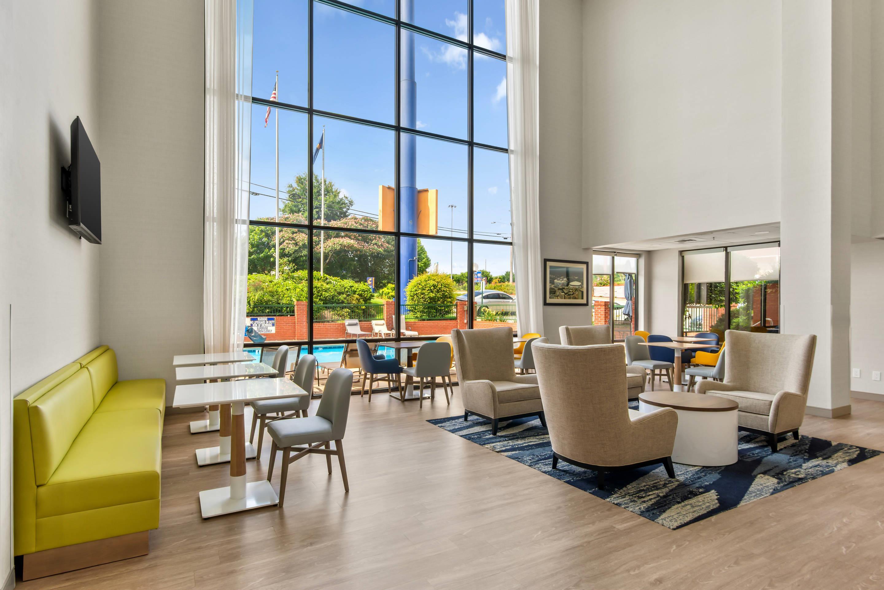Hotel lobby | Comfort Inn Douglasville