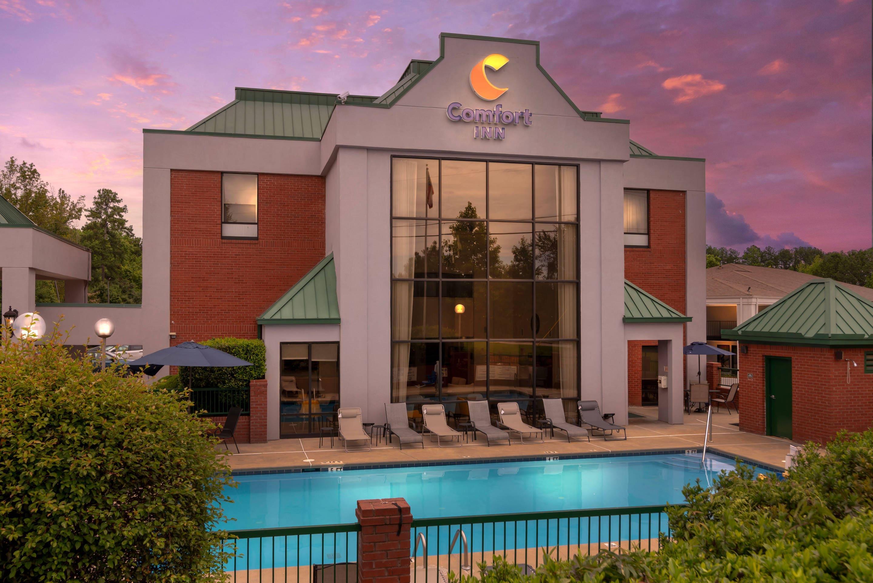 Hotel at Night | Comfort Inn Douglasville