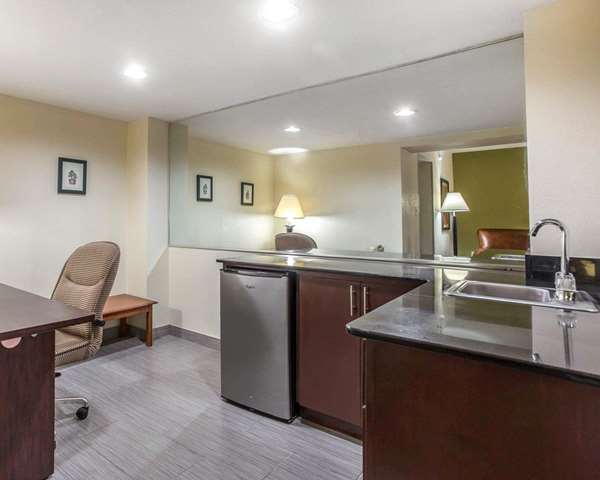Suite - Comfort Inn Conyers - I-20, Exit 80