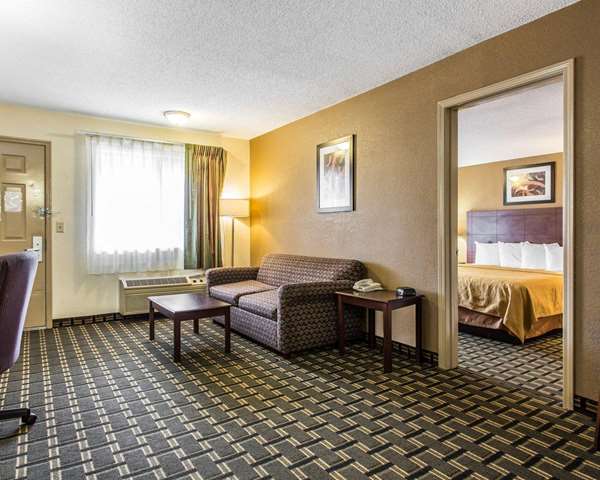 Suite - Quality Inn Southlake Morrow - I-75, Exit 233