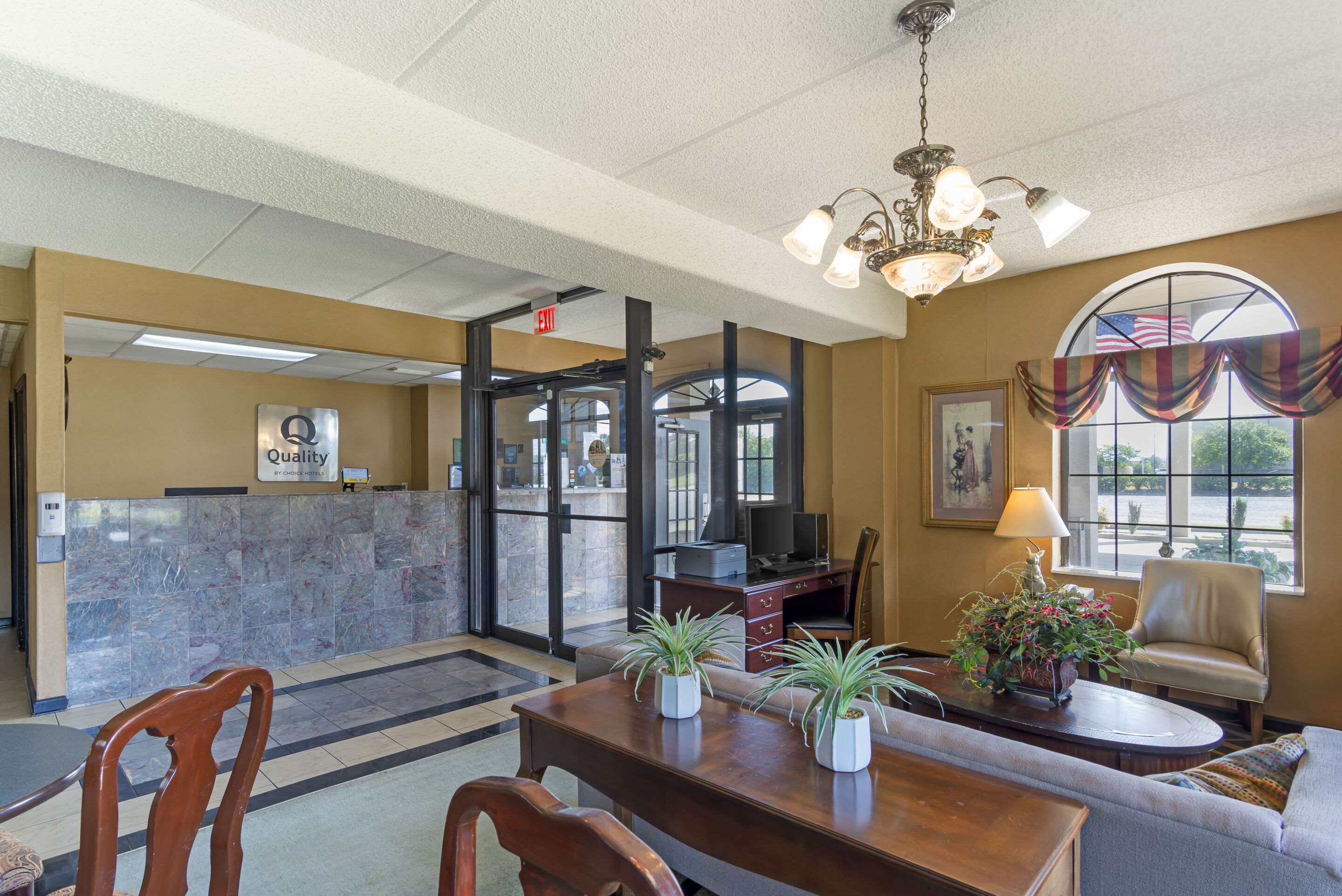 Hotel lobby | Quality Inn Cordele