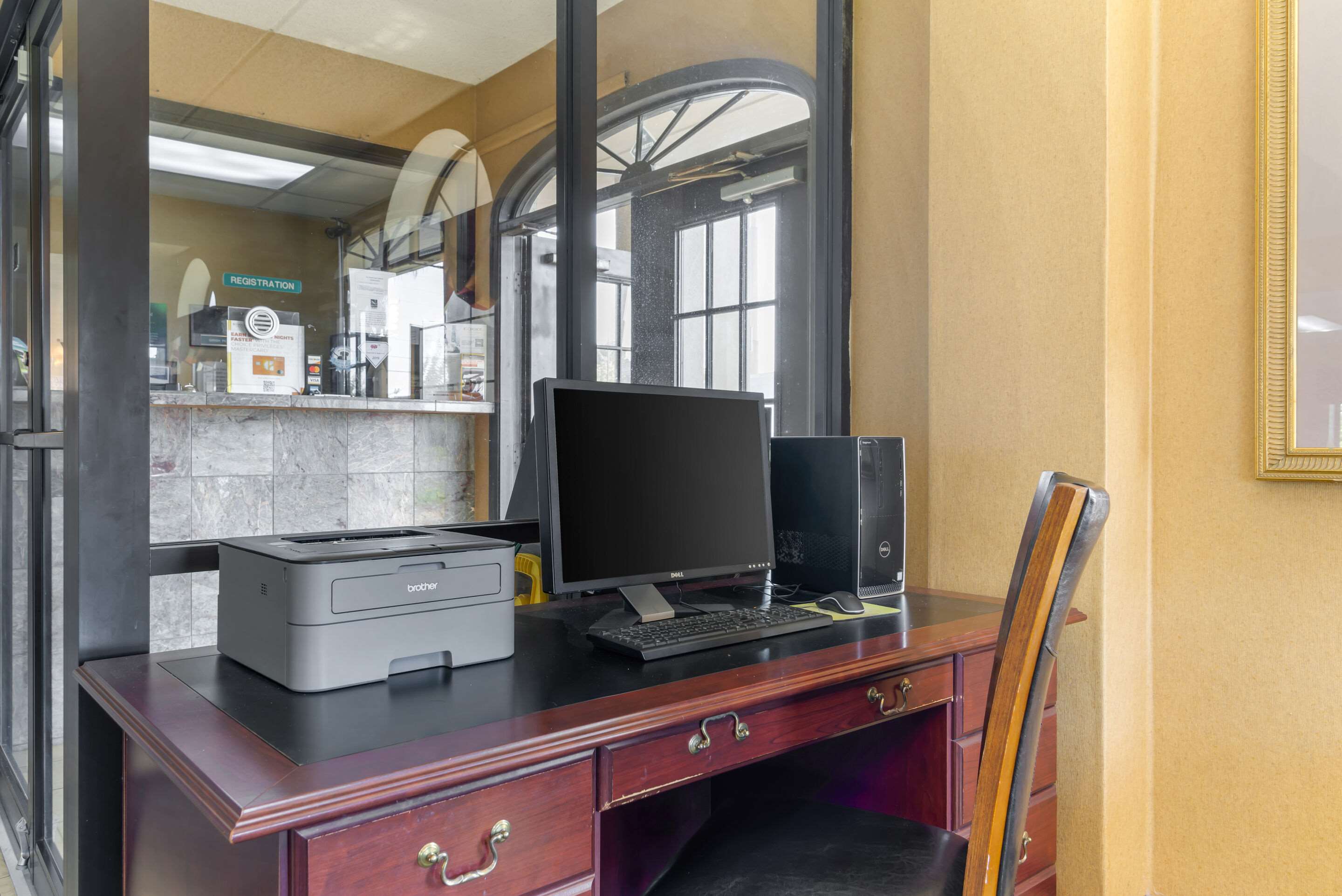 Computer in the lobby | Quality Inn Cordele