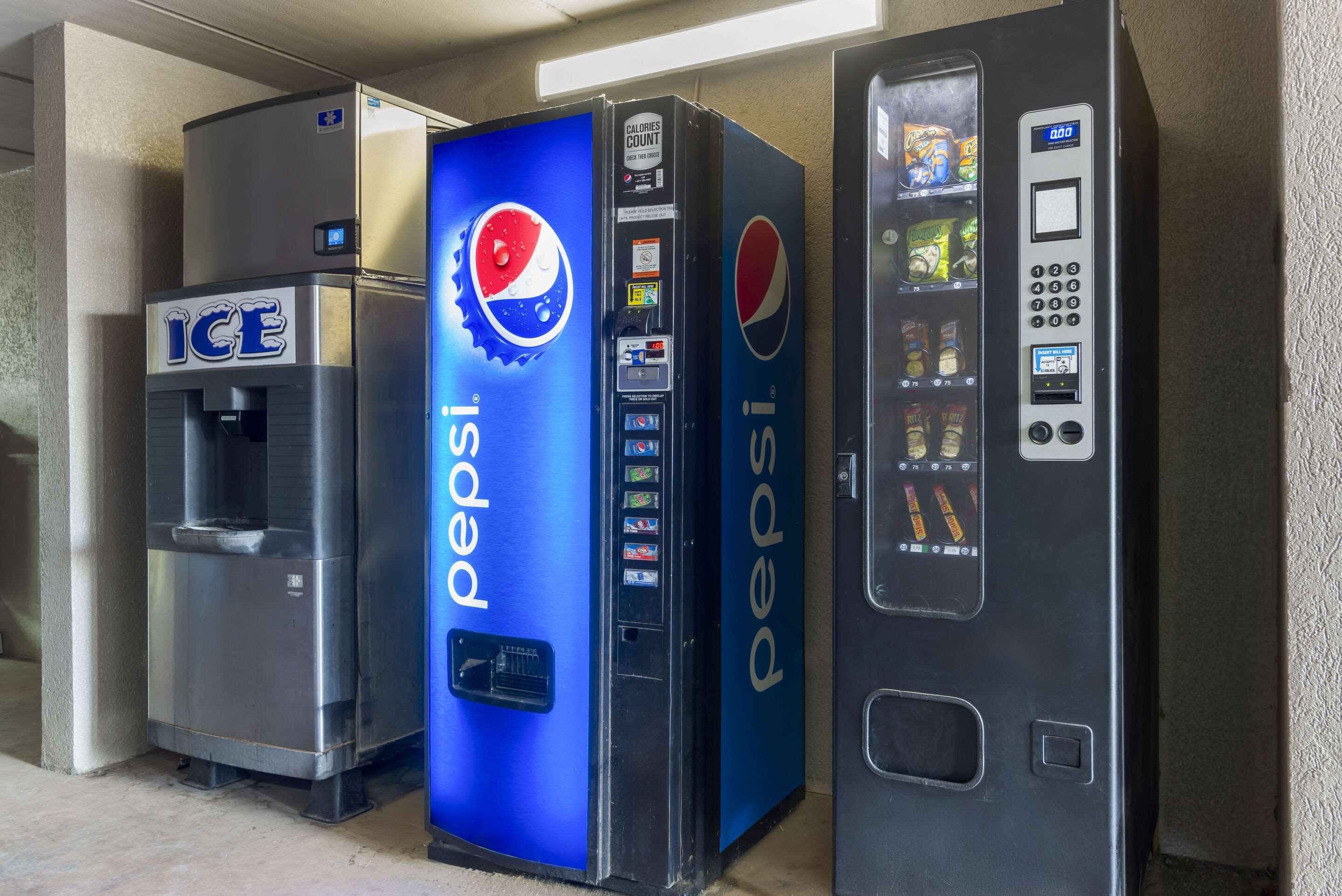 Hotel vending area | Quality Inn Cordele