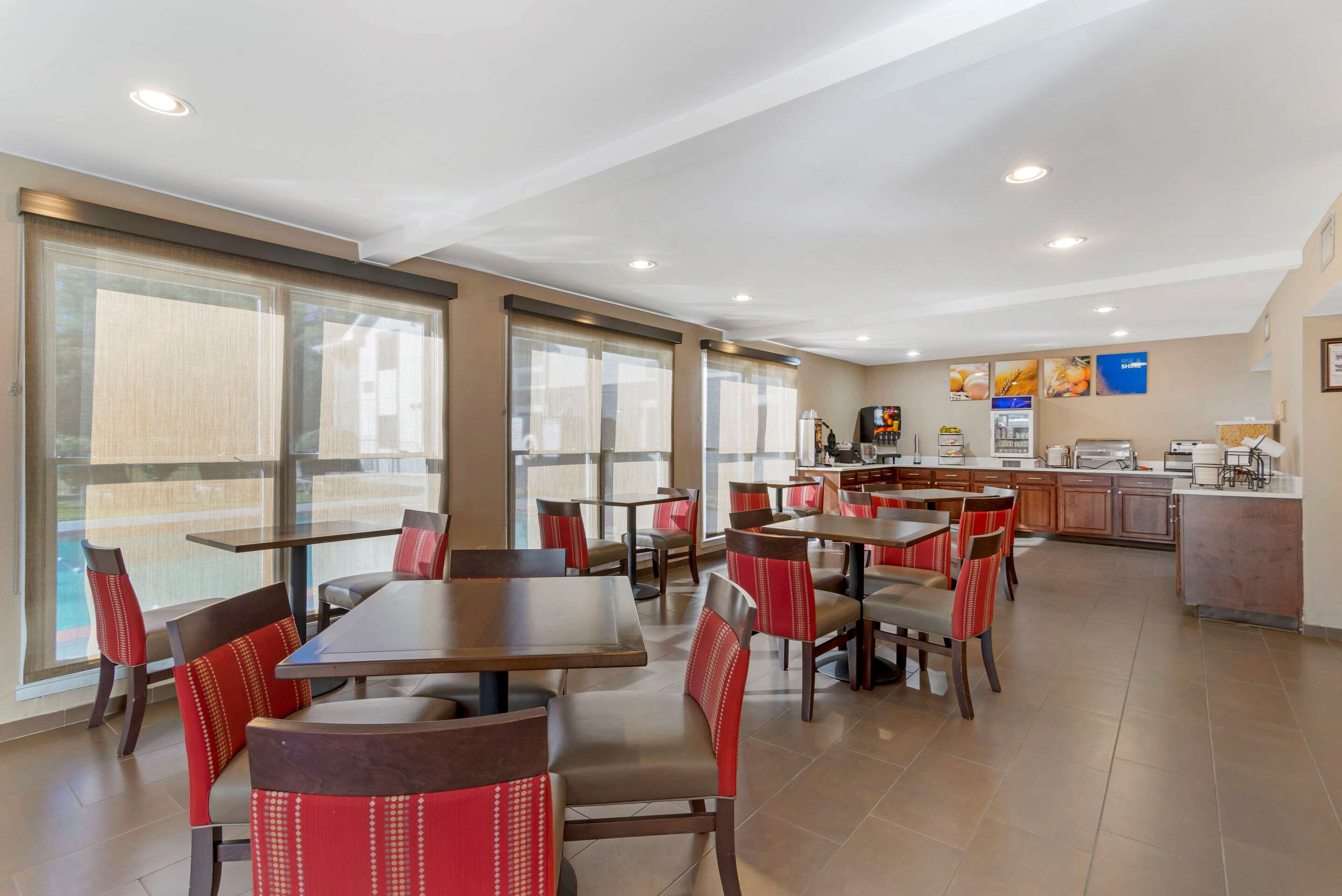 Breakfast area | Comfort Inn & Suites - near Robins Air Force Base Main Gate
