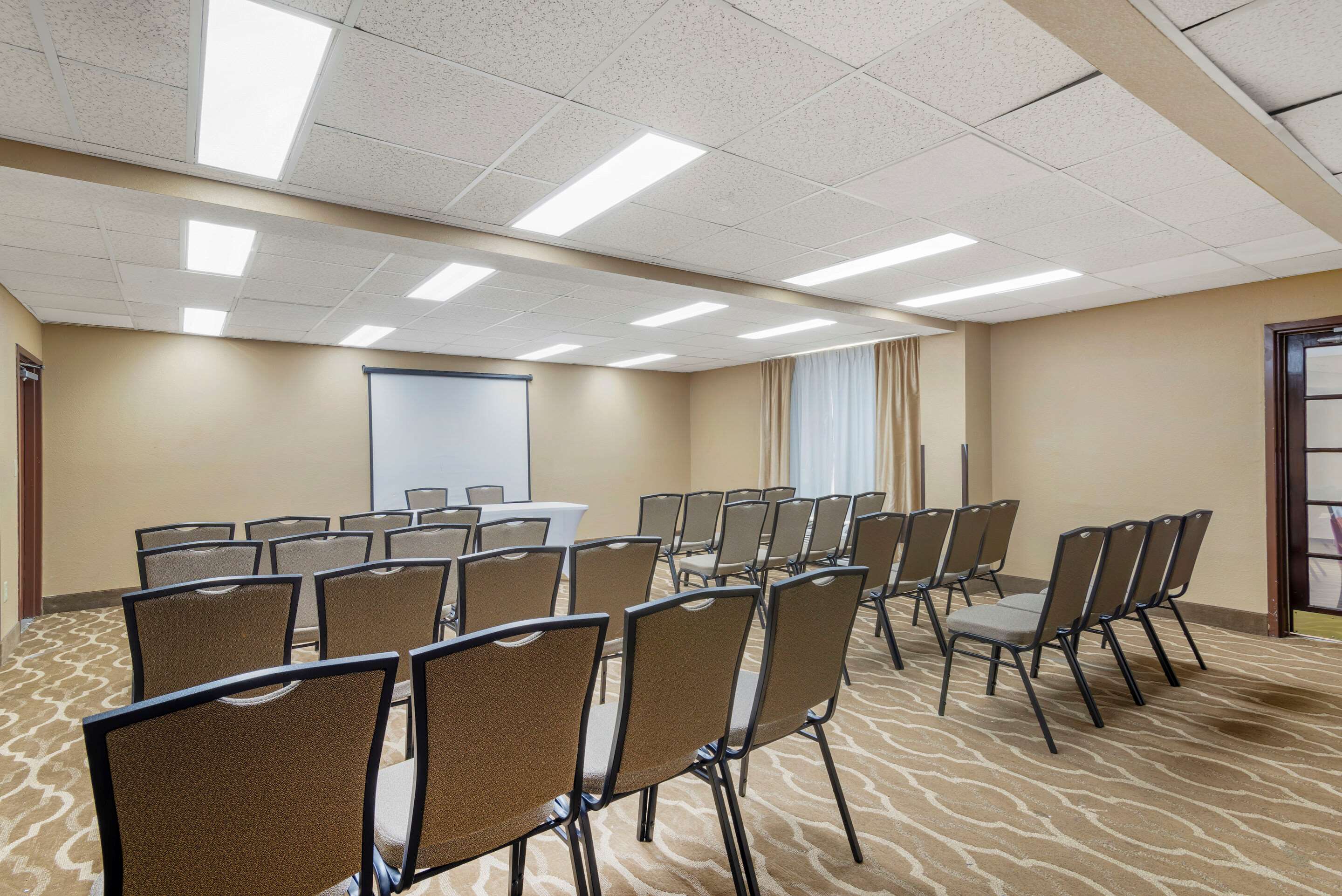 Conference Room | Comfort Inn & Suites - near Robins Air Force Base Main Gate