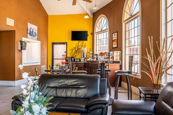  - Econo Lodge Acworth - I-75, Exit 277