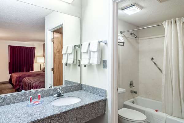  - Econo Lodge Acworth - I-75, Exit 277