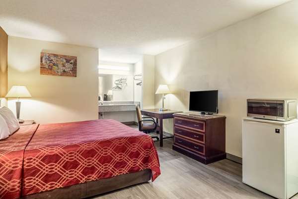  - Econo Lodge Acworth - I-75, Exit 277