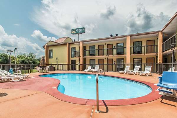 Pool - Quality Inn Commerce - I-85, Exit 149