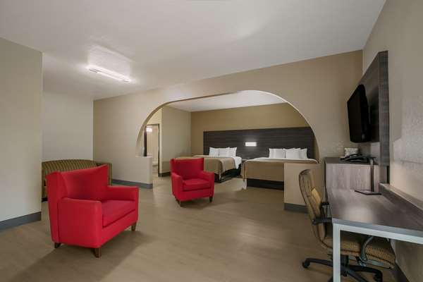 Suite - Quality Inn Commerce - I-85, Exit 149