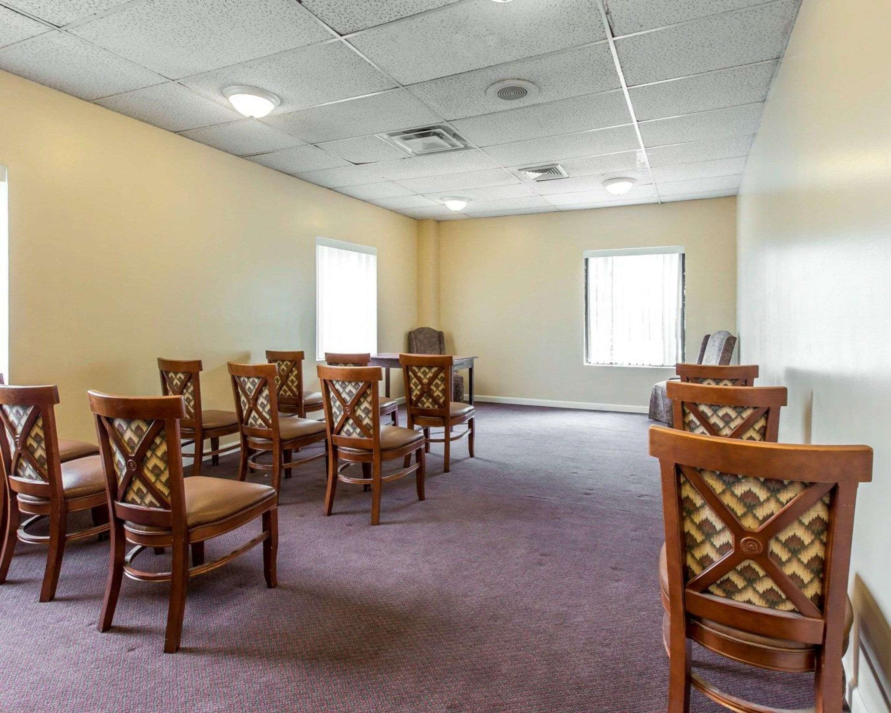 Meeting room | Econo Lodge