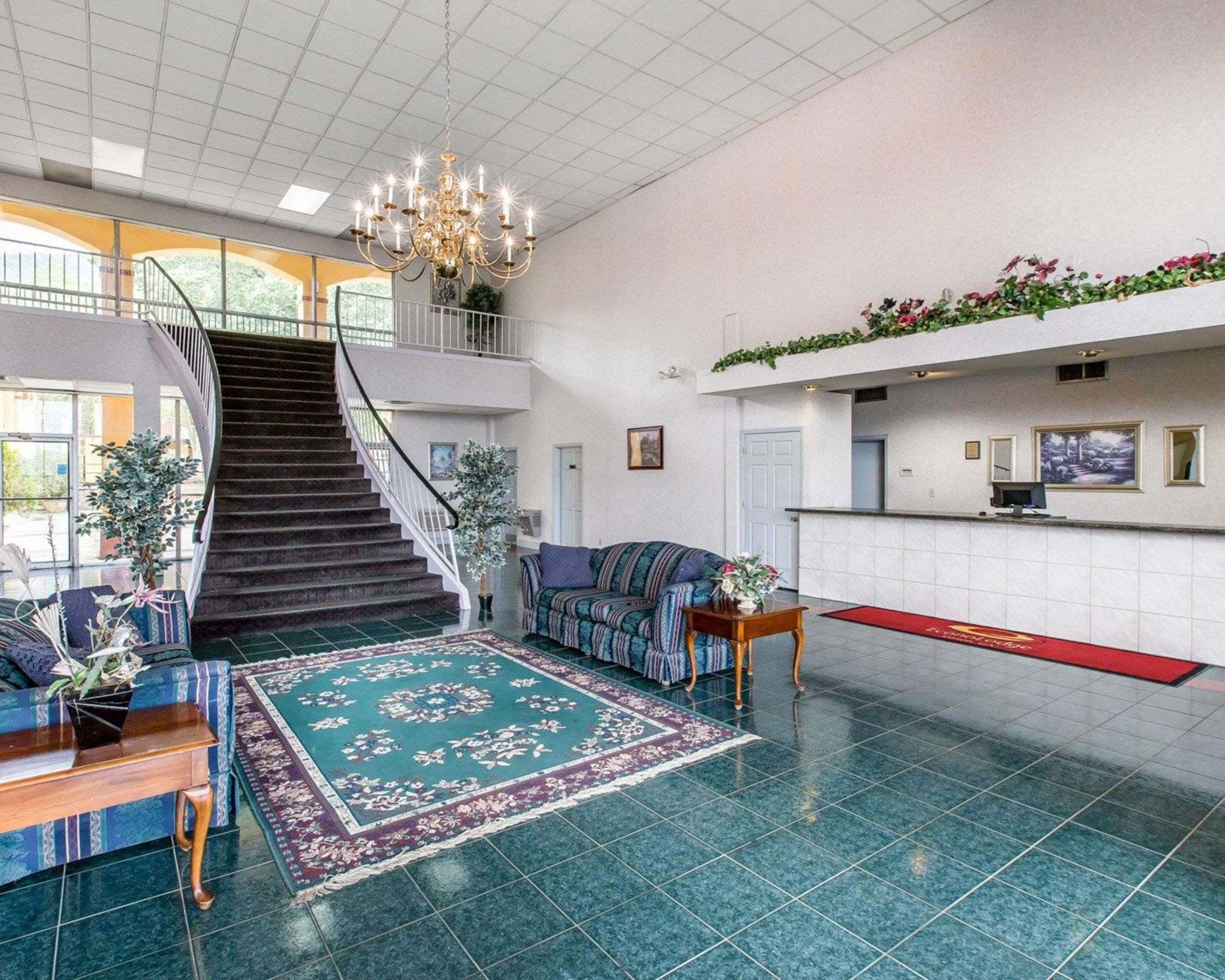 Hotel lobby | Econo Lodge