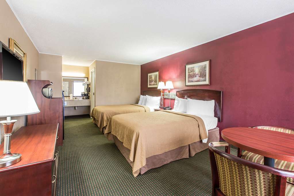 QUALITY INN-guestroom-Guest Room,On-Site.jpg