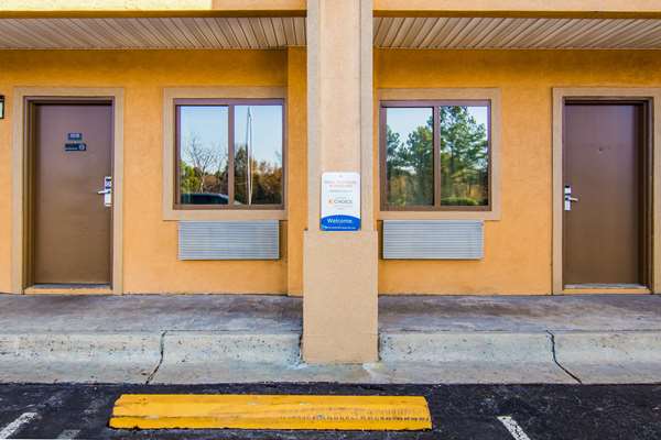 Exterior view - Econo Lodge Forest Park - I-75, Exit 237