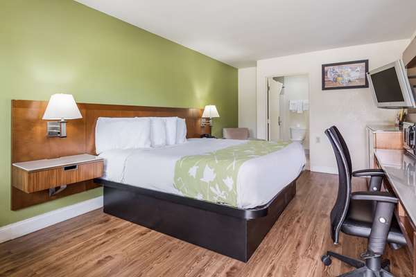  - Econo Lodge Forest Park - I-75, Exit 237