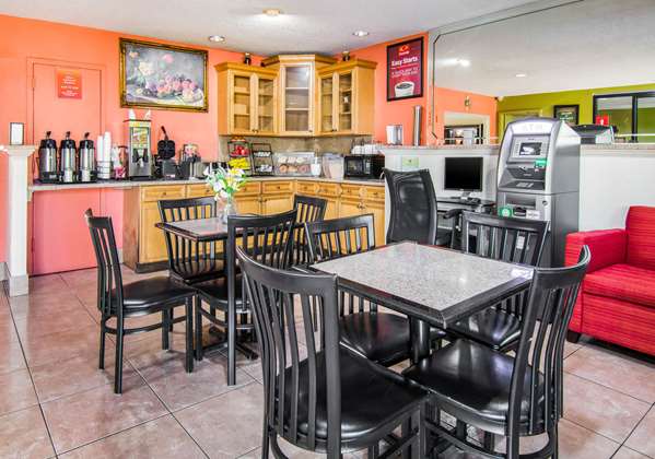 Amenities - Econo Lodge Forest Park - I-75, Exit 237