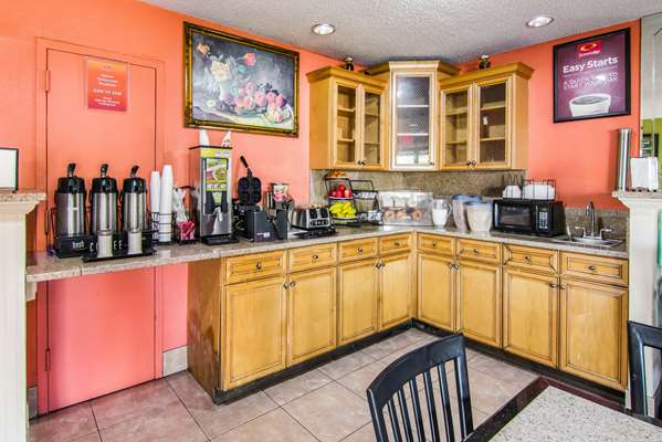 Amenities - Econo Lodge Forest Park - I-75, Exit 237