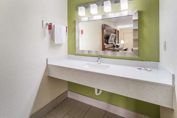  - Econo Lodge Forest Park - I-75, Exit 237