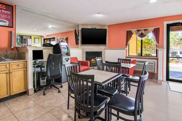 Amenities - Econo Lodge Forest Park - I-75, Exit 237