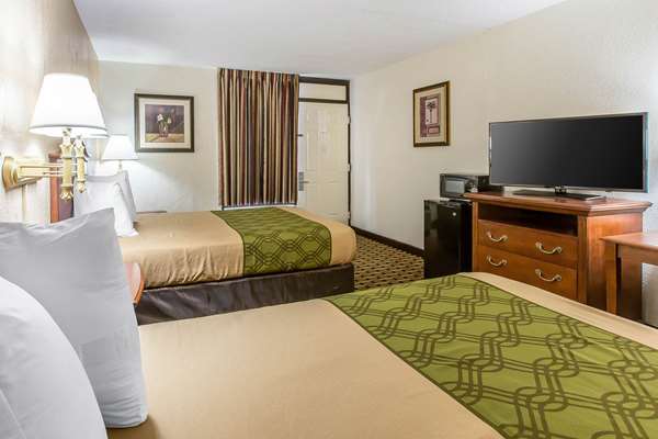  - Econo Lodge Southside Savannah
