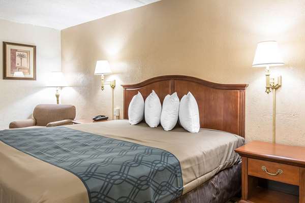  - Econo Lodge Southside Savannah