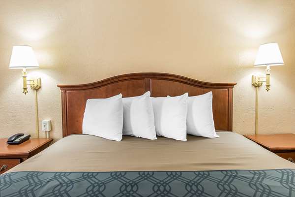  - Econo Lodge Southside Savannah
