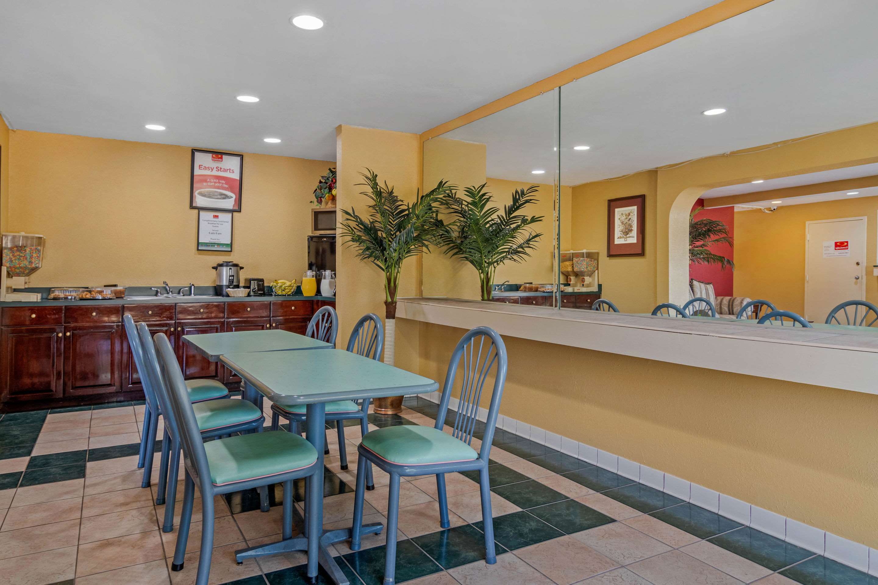 Breakfast area