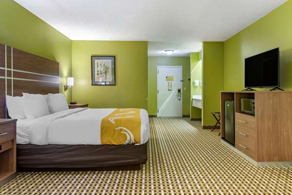 Suite - Quality Inn Brunswick - I-95, Exit 38