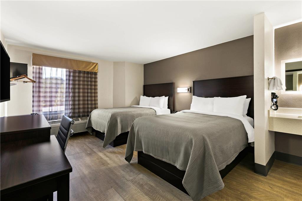 QUALITY INN LAVONIA-guestroom-Guest Room,On-Site.jpg