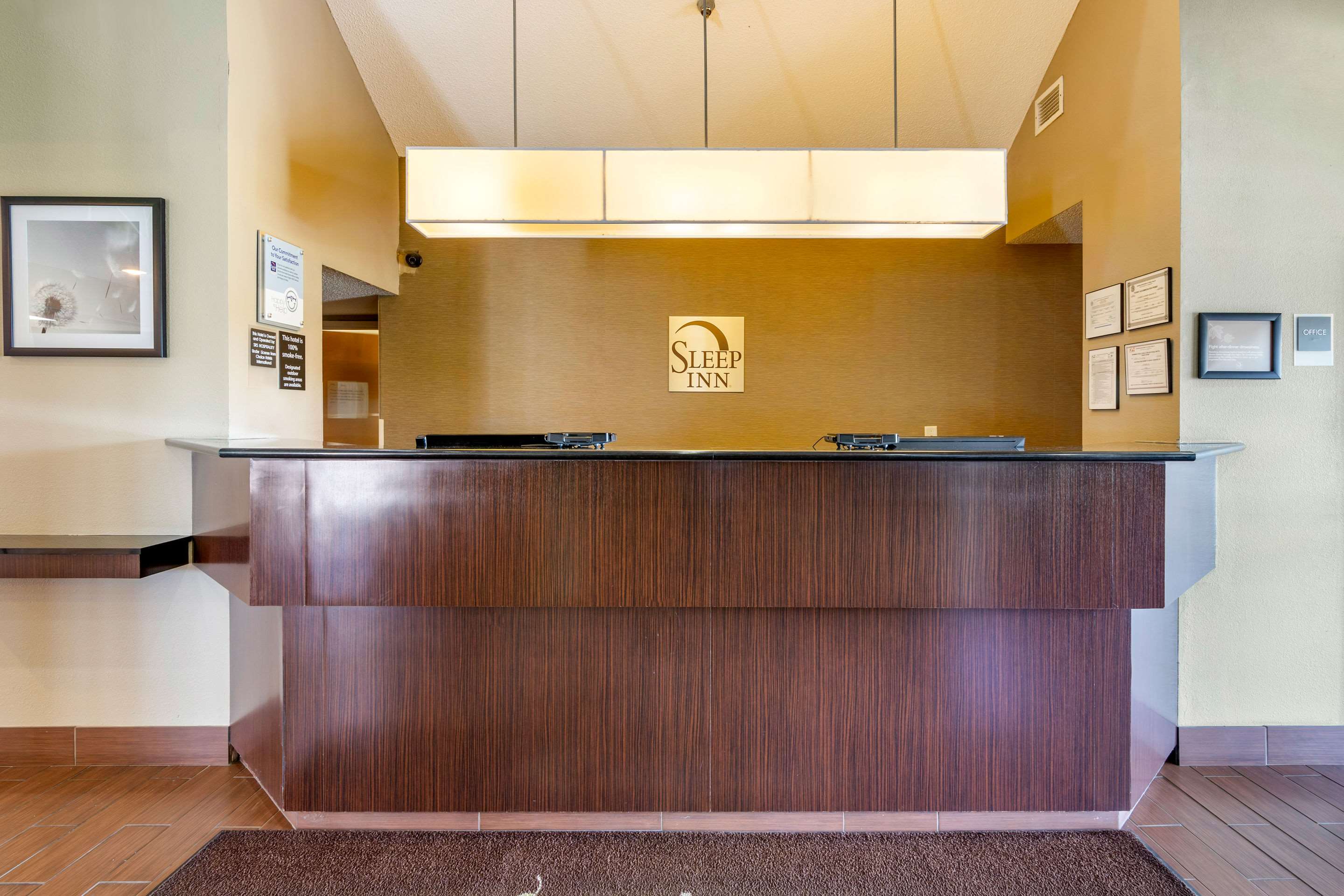 Front desk | Sleep Inn I-95 North Savannah