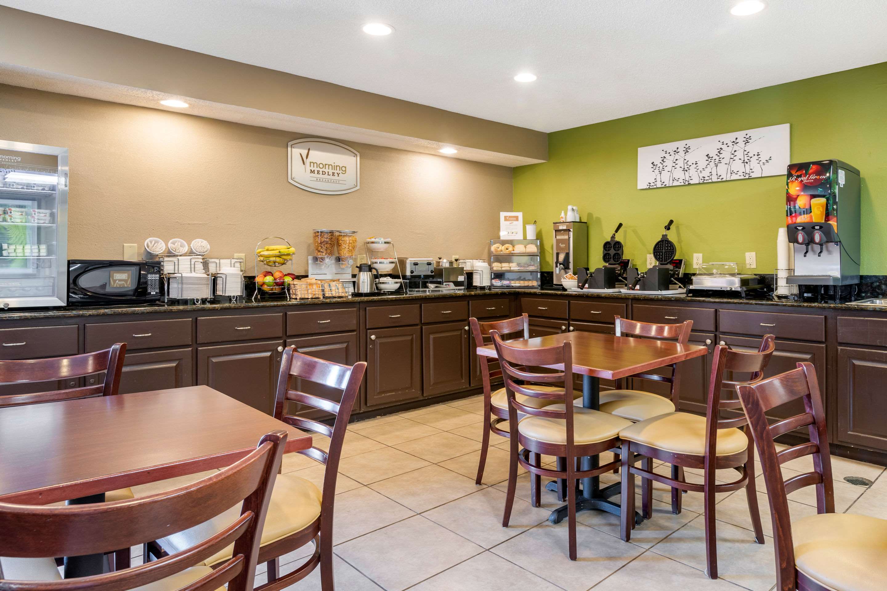 Breakfast area | Sleep Inn I-95 North Savannah