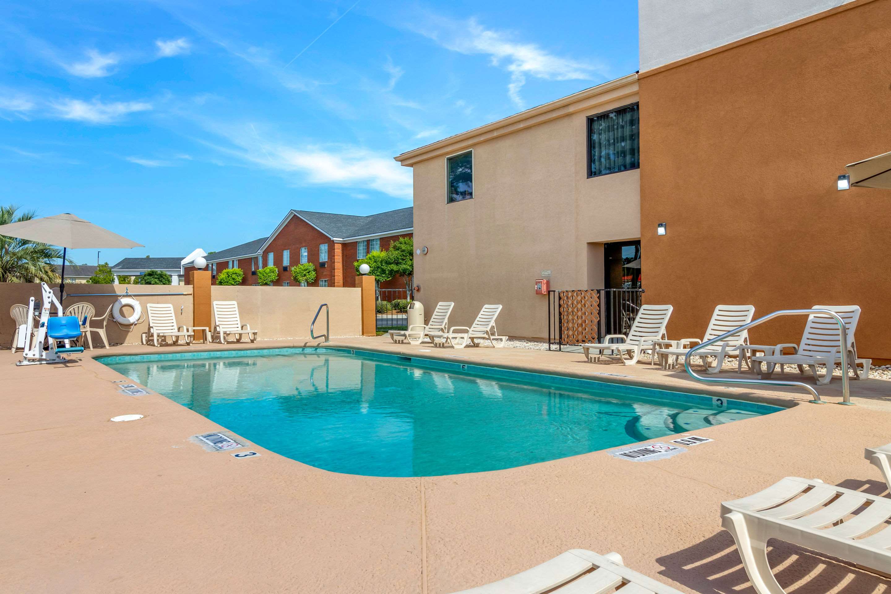 Outdoor pool | Sleep Inn I-95 North Savannah