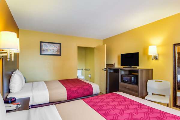  - Econo Lodge Kingsland - I-95, Exit 3