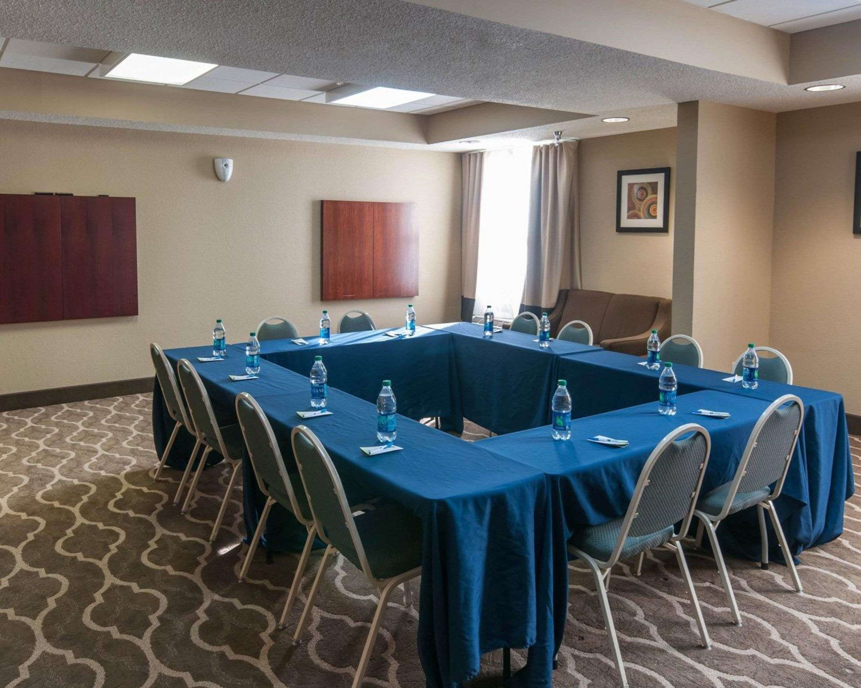 Meeting room | Comfort Inn & Suites La Grange