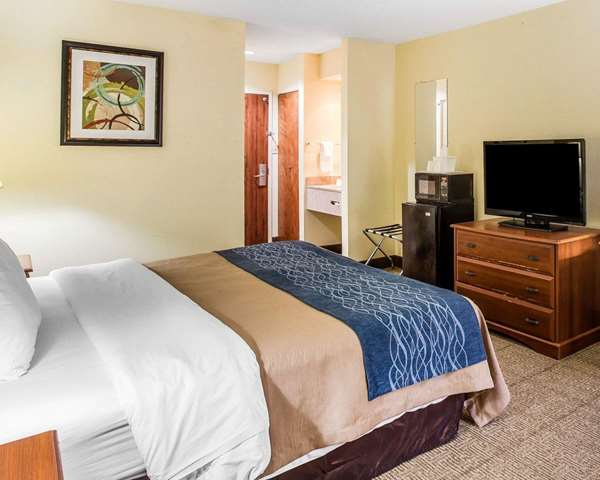  - Quality Inn Darien - I-95, Exit 49