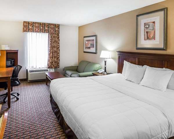 Suite - Quality Inn & Suites Dawsonville