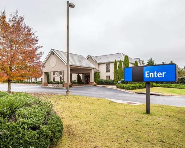Exterior view - Quality Inn & Suites Dawsonville