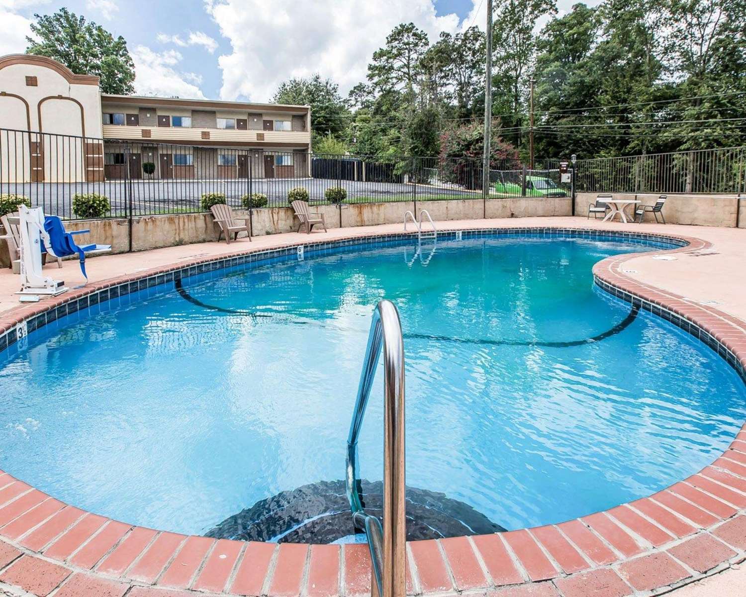 Econo Lodge Downtown Macon, GA See Discounts