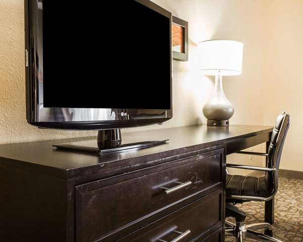 Suite - Comfort Inn & Suites at Stone Mountain