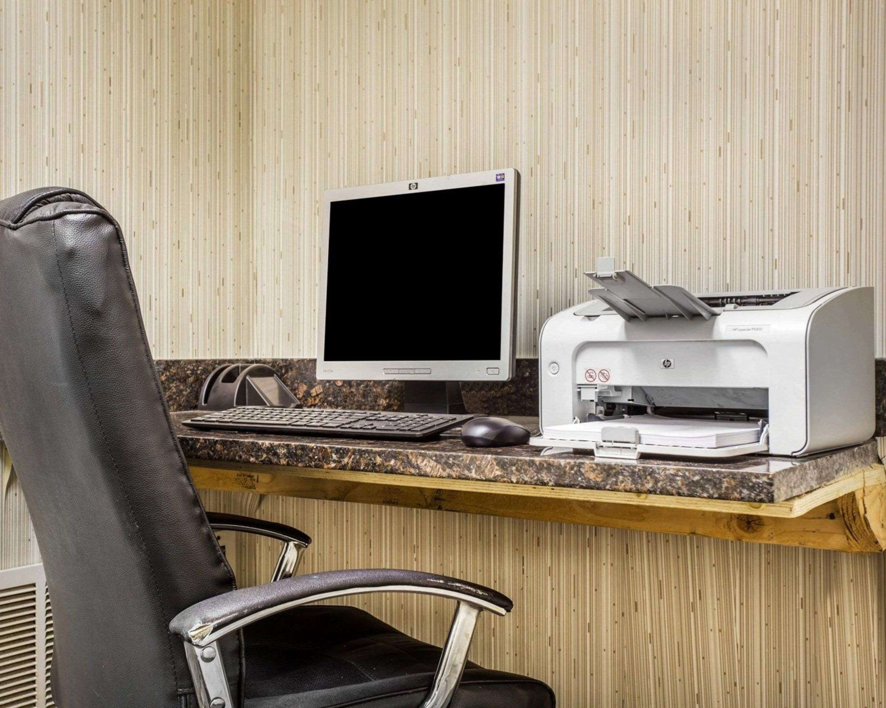 Business center | Comfort Inn & Suites at Stone Mountain