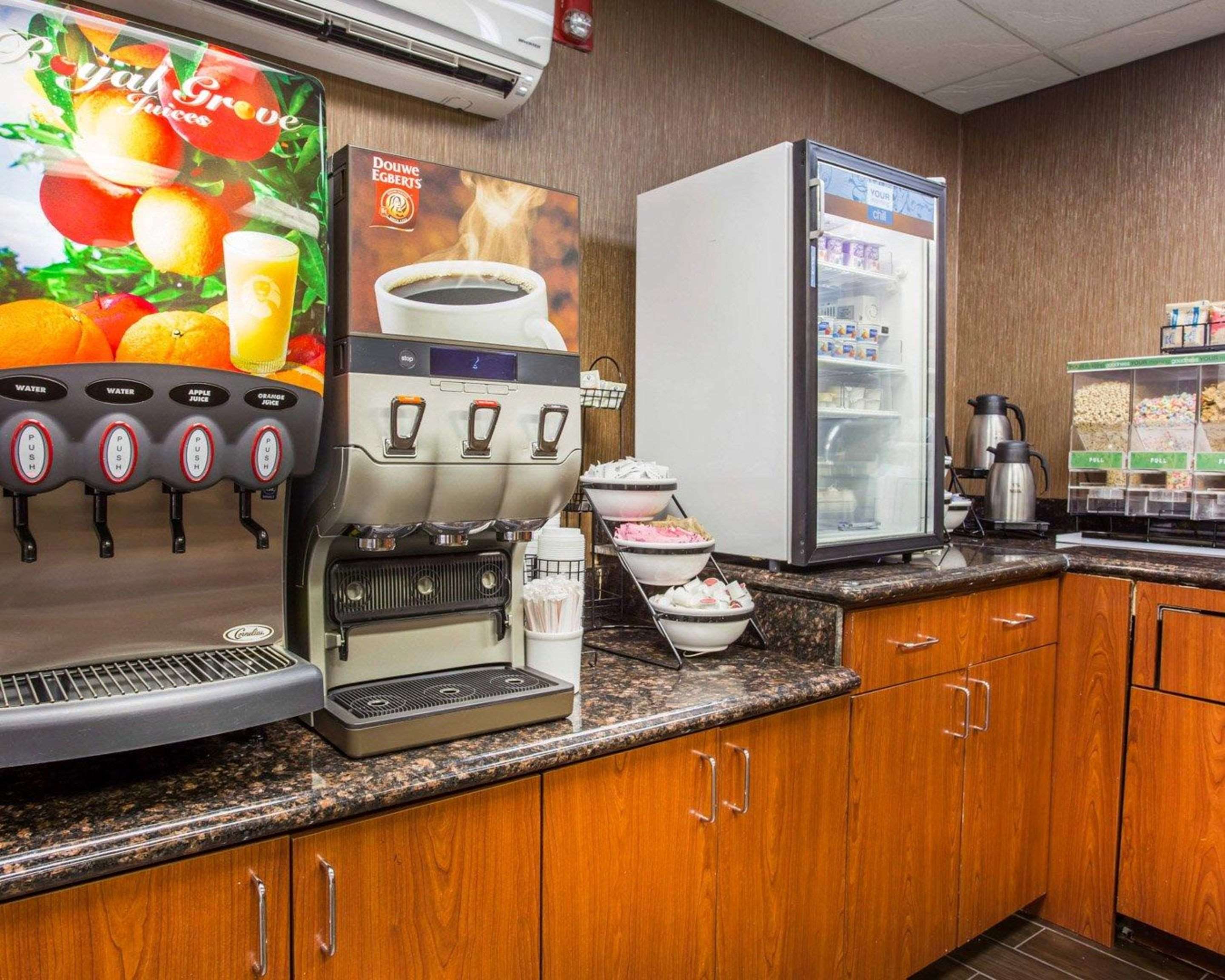 Breakfast counter | Comfort Inn & Suites at Stone Mountain