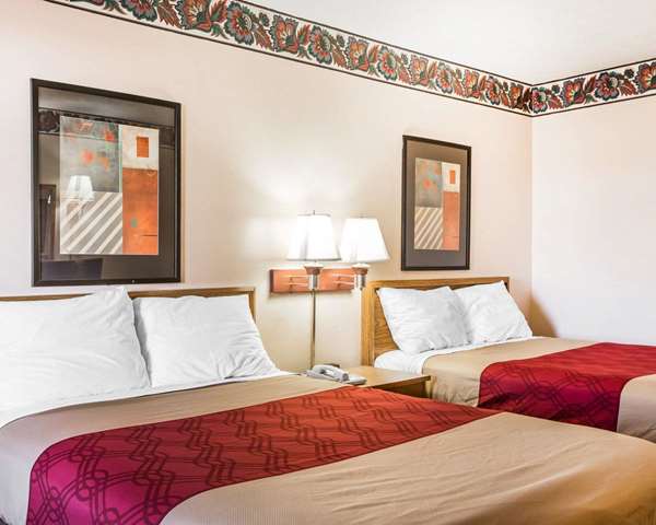  - Econo Lodge McDonough - I-75, Exit 218