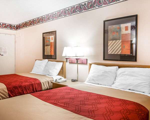  - Econo Lodge McDonough - I-75, Exit 218