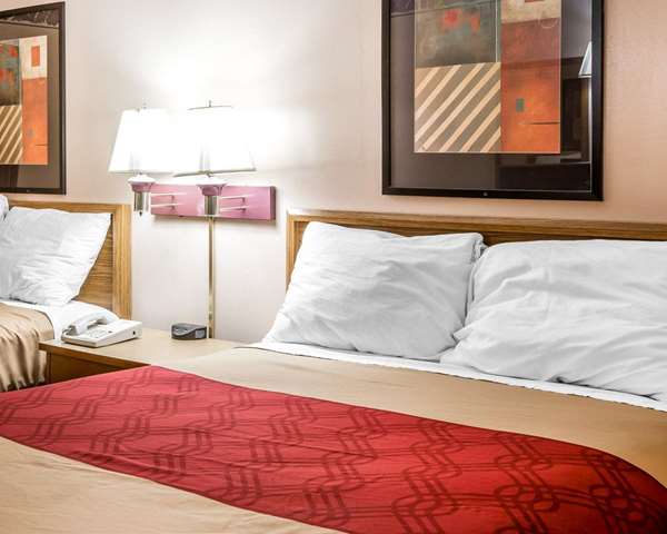  - Econo Lodge McDonough - I-75, Exit 218