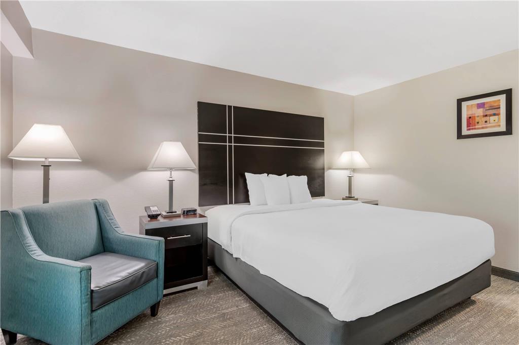 QUALITY INN AND SUITES UNION CITY-A-guestroom-Guest Room,On-Site.jpg