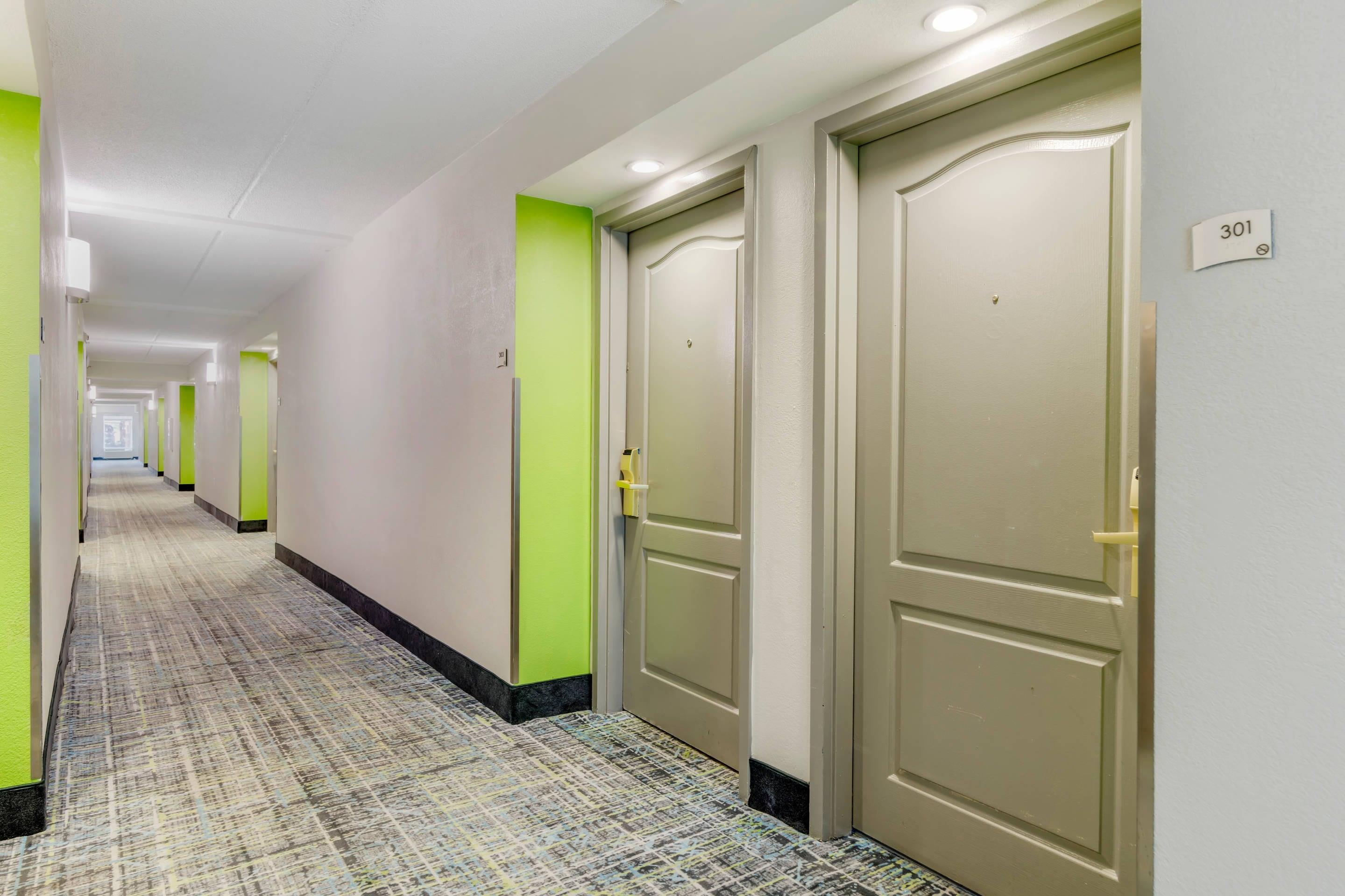 Interior corridors | Quality Inn & Suites Union City - Atlanta South